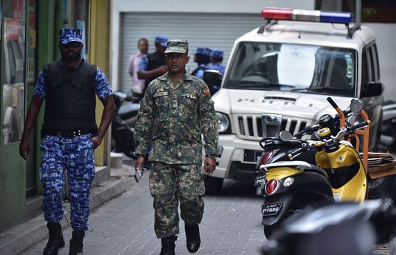 ރިޝްވަތުގެ ތުހުމަތަށް 3ގެ ފާސްކޮށް 3މީހުން ހައްޔަރު
