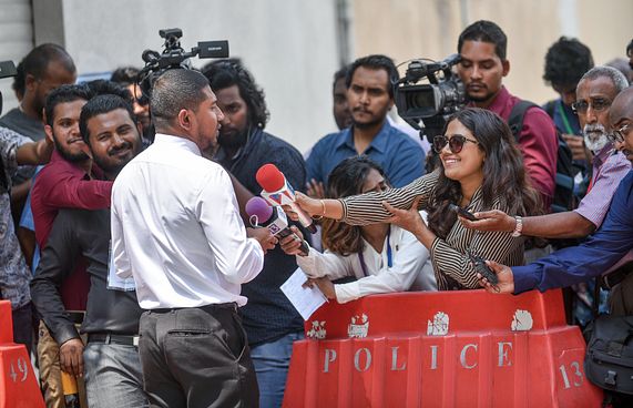 ބަންދުގައި ތިބި މެމްބަރުން މަޖިލިހަށް ގެންދަން ޖެހޭތަ؟