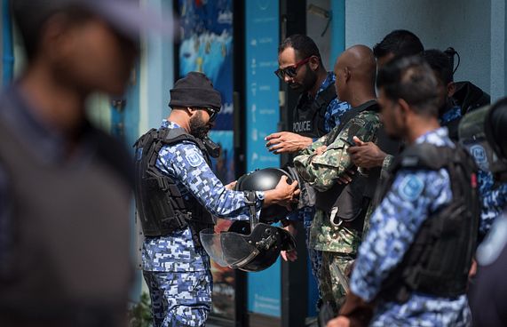 ސިފައިންނާއި ފުލުހުންގެ އެލަވަންސް ބޮޑުކޮށްފި