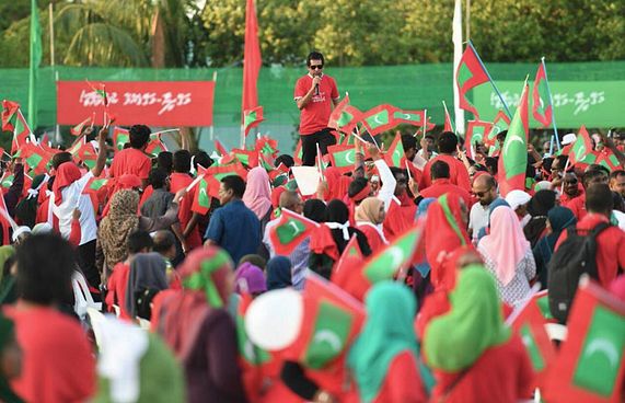 އައްޑޫން ސަރުކާރަށް ނެގި ބިންތައް އަލުން ހަވާލުކުރަނީ
