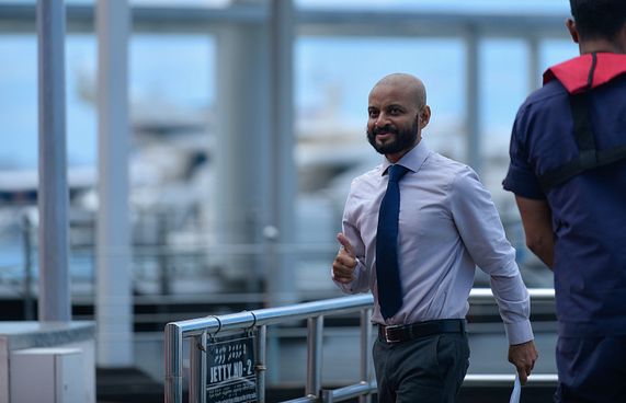 ވަކީލުން ފާރިސްއާ ބައްދަލުކުރަން ފުރުސަތެއް ނުދިން