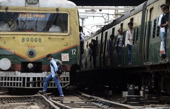 އިންޑިއާގެ ބޯޑަރު ހުރަސްކޮށް ފުރަތަމަ ރެއިލްވޭ ބޫޓާނަށް