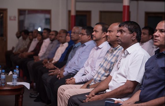 ދީނާ ފުށުނާރާ ކަންކަން ތަންފީޒު ކުރަން ޖެހޭނެ:އިދިކޮޅު