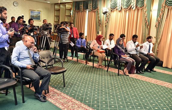 އިންޒާރު ދެކޮޅެއް ނުޖެހޭ، ޚަބަރު ގެނެސްދޭން ދަތި