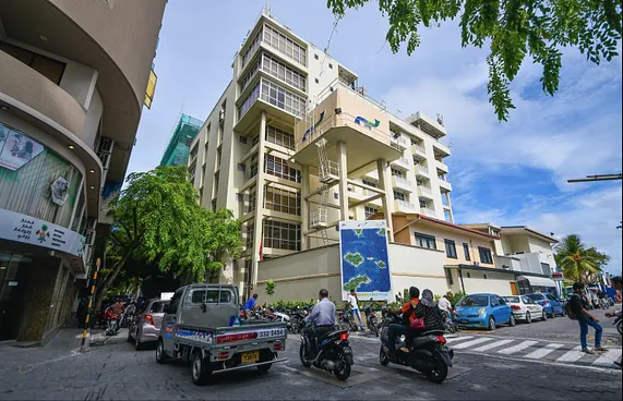 ފެންފަންޑުން 10 މިލިޔަން ހަރަދުކުރީ އުސޫލެއް ނެތި