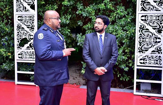 ފުލުހުންގެ މިއަށް ވުރެ މިނިވަން ޒަމާނެއް ނާދޭ:އަޒުލީން