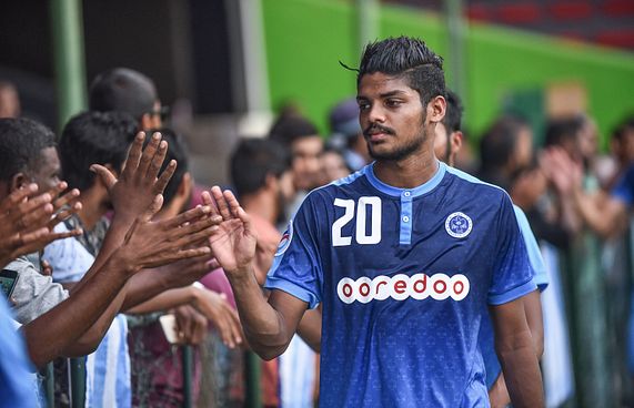 ބޮބީ: މާޔޫސްކަމުން ހޯދި ހިތްވަރުން ޗެމްޕިއަނަކަށް!