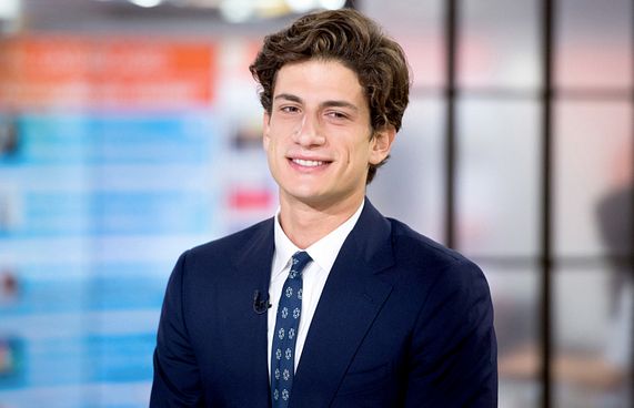 ކެނެޑީގެ ކާފަ ދަރިކަލުން އެކްޓިން ހުނަރު ދައްކާލައިފި