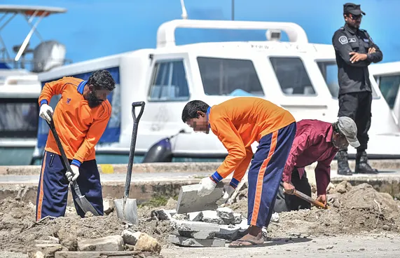ގައިދީން އަވީގައި ބައިތިއްބާ މައްސަލައެއް ފެންމަތިކޮށްފި