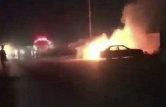 ސައުދީގެ އަންހެނަކު ދުއްވާ ކާރުގައި ރޯކޮށްލައިފި