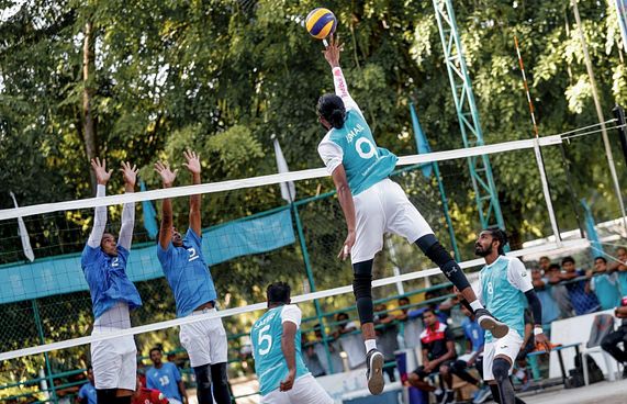 ސެމީގައި ބަނޑޮހާއި ސޮނޭވާ، ގްރޭންޑްޕާކް އަދި ޑަބްލިއު