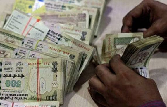 އިންޑިއާ ރުޕީސްގެ އަގު 74 އަށް ވެއްޓިއްޖެ