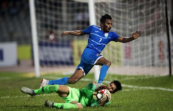 ސެންޓޭ އެނބުރި ނިއު ރޭޑިއަންޓަށް