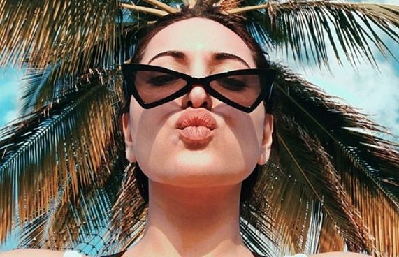 ސޮނާކްޝީ ސިއްރު ފެންފުށީގައި