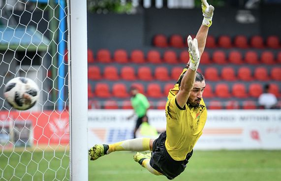 ގިނަ ކްލަބްތަކުގެ ޝައުގުވެރިކަން ބިދޭސީ ކީޕަރުންނަށް