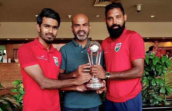 ބަކާ އާއި އިއްބެއާ އެކު ސާފް ތަށި މާދަމާ އައްޑޫ އަށް