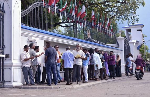 ހާދަ ބޮޑެތި މާލީ ބަދަލުތަކެއް! އެހެން ގޮތެއް ނެތް؟!