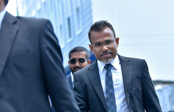 ވިމްލާ މައްސަލަ ކޯޓުން ބޭރުގައި ހައްލުކުރަނީ