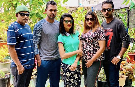 "ކާކު؟" އާ އެކު މާއެނބޫ ކުޅުދުއްފުށީގައި