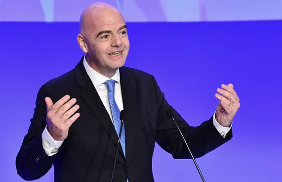 ވޯލްޑް ކަޕަށް ގެންނަ ބޮޑު ބަދަލު އަވަސްވެދާނެ: ފީފާ