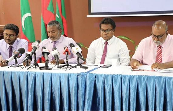 މައްސަލަތަކުގެ އެއް އަސްލަކީ ގާނޫނީ ފުށުއެރުންތައް