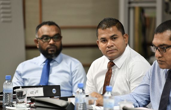 "ޔާމީނަށް ޑޮލަރު ވިއްކި ކަމަށް ޔޫސުފް ނައީމް ބުނި"