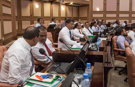 އަހަރީ ފީ ނުދައްކާ ކުންފުނިތައް އުވައިލެވޭ ގޮތް ހަދަނީ