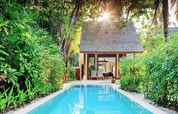 ކޮންރެޑް ރަންގަލި ރިސޯޓު ބްލެކްސްޓޯނަށް ވިއްކާލައިފި