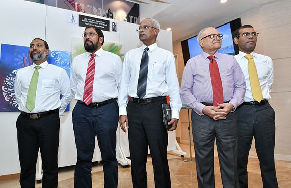 ސަރުކާރުގެ ތެރެއިން ސަރުކާރާ ދެކޮޅަށް!