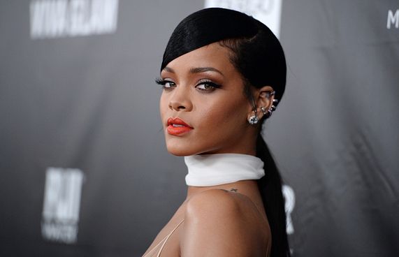 ރިއާނާ އަކީ ވެސް މިހާރު ބިލިއަނަރެއް