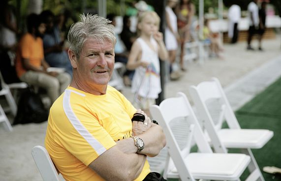 ތަރިން އުފެއްދި ކޯޗެއް، ރާއްޖެއާ މެދު އުއްމީދުގައި