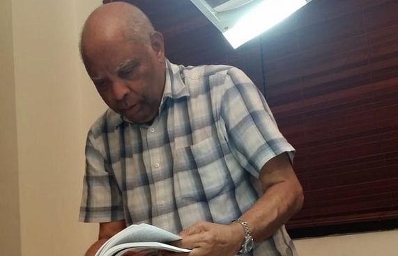 އަލީ ހުސައިން: ފޮތްތައް ނެރުމުގައި ދެ ވަނައެއް ނެތް!