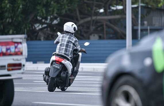 ހެލްމެޓް މަޖުބޫރުކޮށް، ޓެކްސީގައި މީޓަރު ހަރުކުރަނީ