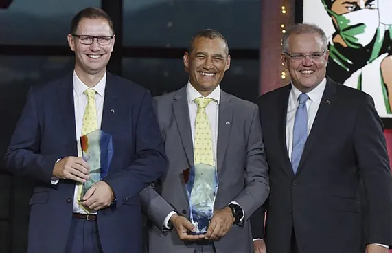 އަހަރުގެ ބަތަލުންނަކީ ހޮހަޅައިން ކުދިން ސަލާމަތްކުރި ޑޮކްޓަރުން