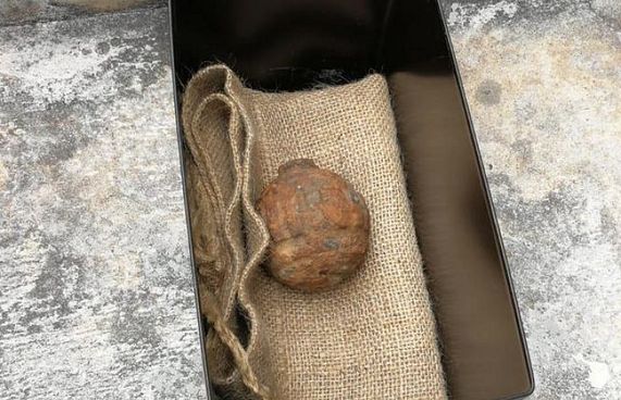 އަލުވި ޝިޕްމަންޓްގައި ބޮޑު ހަނގުރާމައިގެ އަތުބޮމެއް