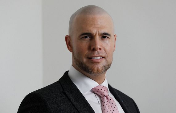 އިސްލާމްދީނަށް ފުރައްސާރަކުރި މެންބަރު "އިސްލާމްވެއްޖެ"