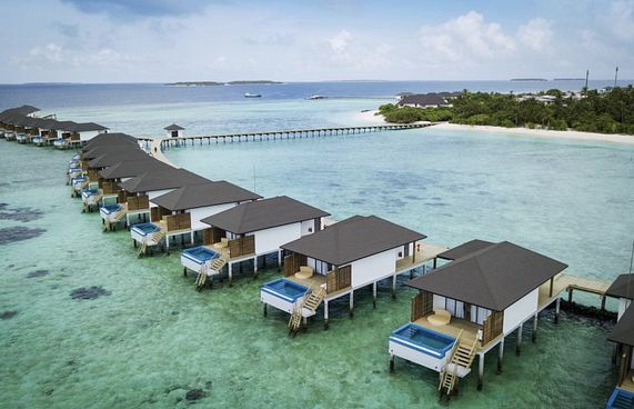 ރޮބިންސަން ރިސޯޓުގައި ޓޫރިސްޓަކު ގެނބިގެން މަރުވެއްޖެ