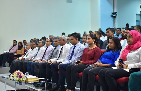 ހިލޭ ޑިގްރީގެ އުސޫލުތަކާ މެދު ކޮލެޖްތަކުގެ ޝަކުވާ