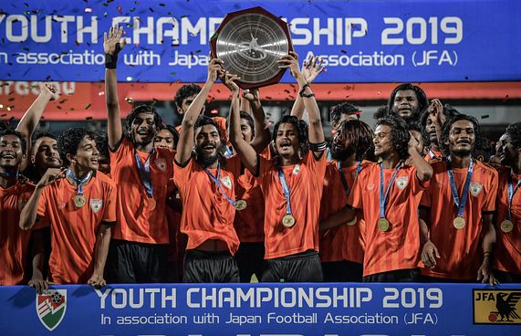 އީގަލްސް އިން ޔޫތު ޗެމްޕިއަންޝިޕް ކާމިޔާބުކޮށްފި