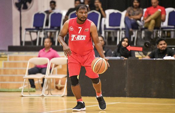 ޓީރެކްސްގެ ކޯޗަކަށް ފަޒްލީ ހަމަޖައްސައިފި