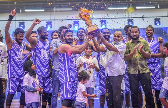 ކިންގްސް އިން އެމްބީއޭ ޗެމްޕިއަންޝިޕް ކާމިޔާބުކޮށްފި