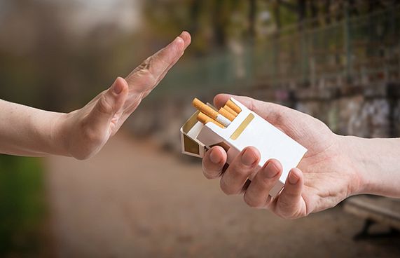 ކެފޭތަކުގަ ސިނގިރޭޓުބުއިން ޑޮކްޓަރުންގެ ކަންބޮޑުވުމަކަށް