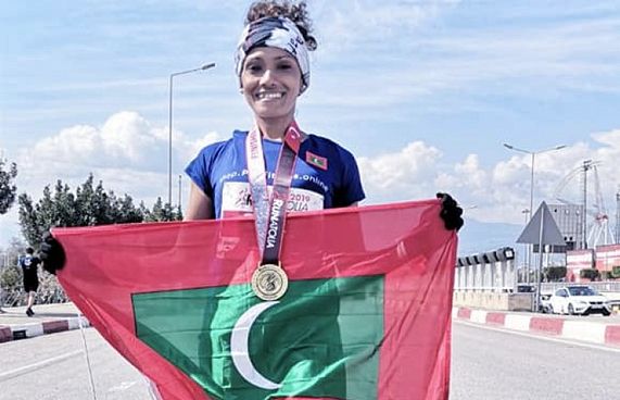 މަރީ ހާފް މެރެތަން ރެކޯޑް އާކޮށްފި