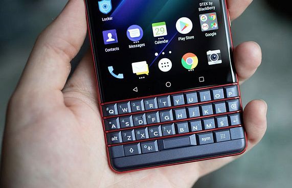 ފަތްޖެހޭ ފޯނެއް މުހިންމެއް ނޫން: ބްލެކްބެރީ