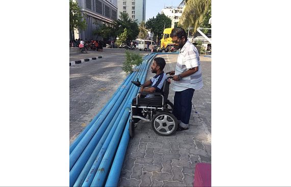 ހޮޅިތަކުގެ އުނދަގުލުން ސަލާމަތްވުމުގެ އުއްމީދުގައި