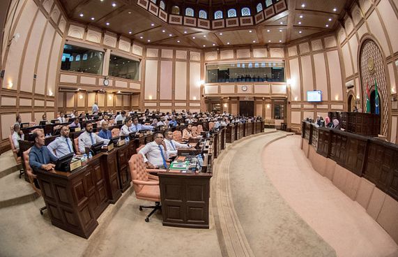 ކުރީގެ ފަނޑިޔާރުންނަށް އިނާޔަތް ދޭން ފާސްކޮށްފި