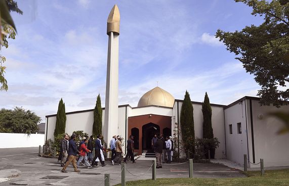 މުސްލިމުންނަށް އުނދަގޫކުރި ޓްރަމްޕުގެ ސަޕޯޓަރު ހައްޔަރު