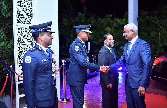 އިންޓެލިޖެންސް ހިއްސާކުރާ މިންވަރު ރައީސަށް އަންގަނީ