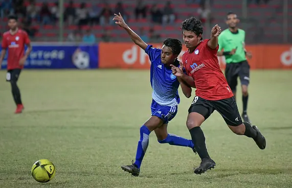 އިންޓަސްކޫލު މުބާރާތުގައި އުމުރު ބަދަލުކުރުމުން ކަންބޮޑުވުން