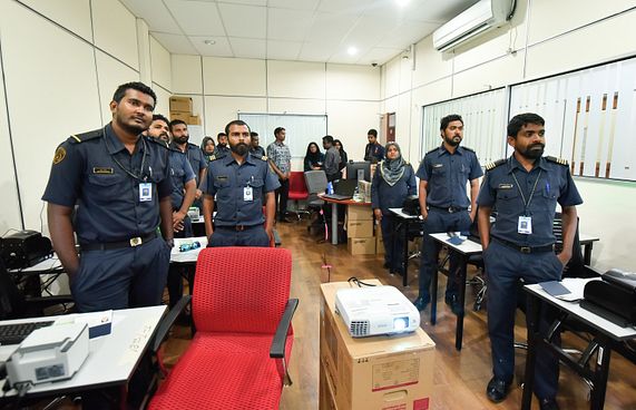 ބިޒްނަސް ވިސާ ދިނުމުގައި ކުރިއަށް ވުރެ ބޮޑަށް ބަލަނީ